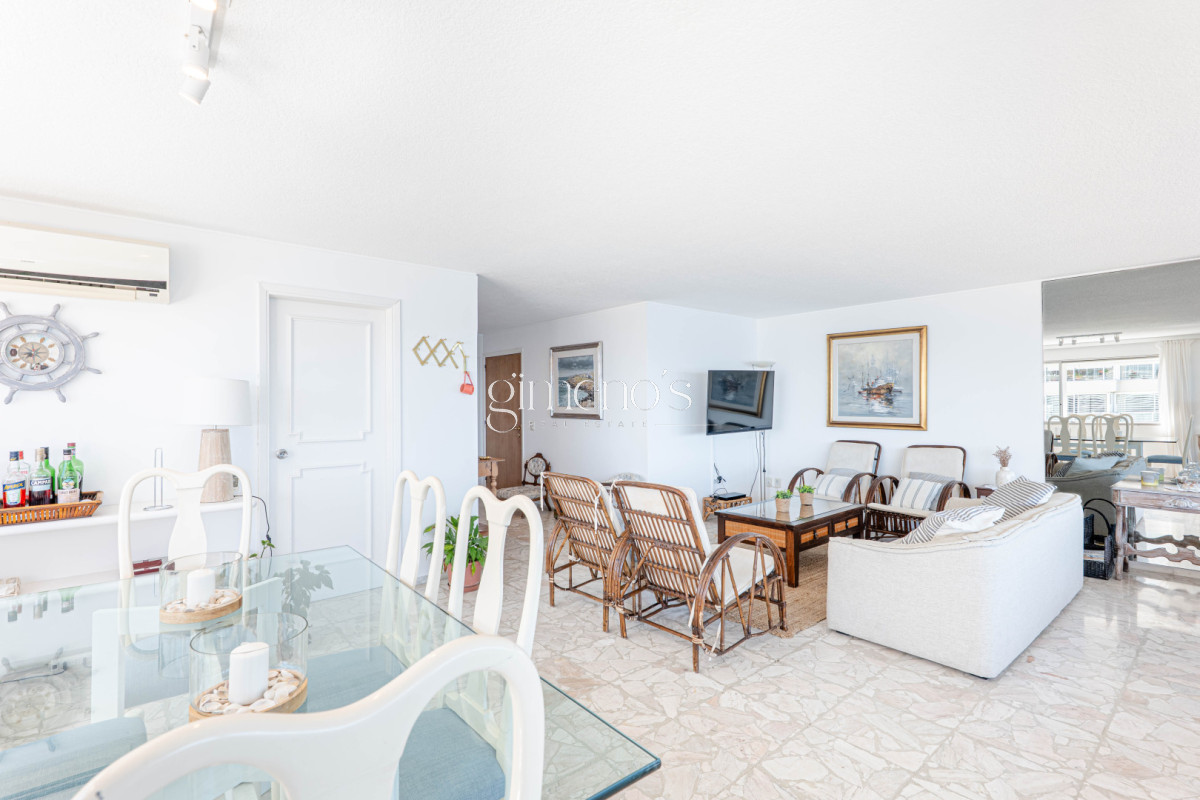 Apartamento ID.1079 - Apartamento en Venta 3 Dormitorios y Dependencia Playa Mansa Punta del Este