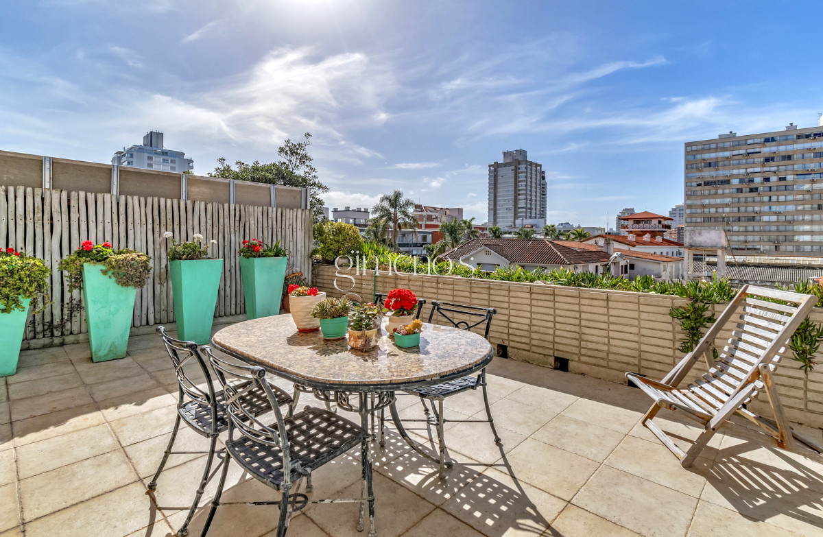 Apartamento ID.8 - Apartamento de 2 Dormitorios en Venta Punta del Este, Península 