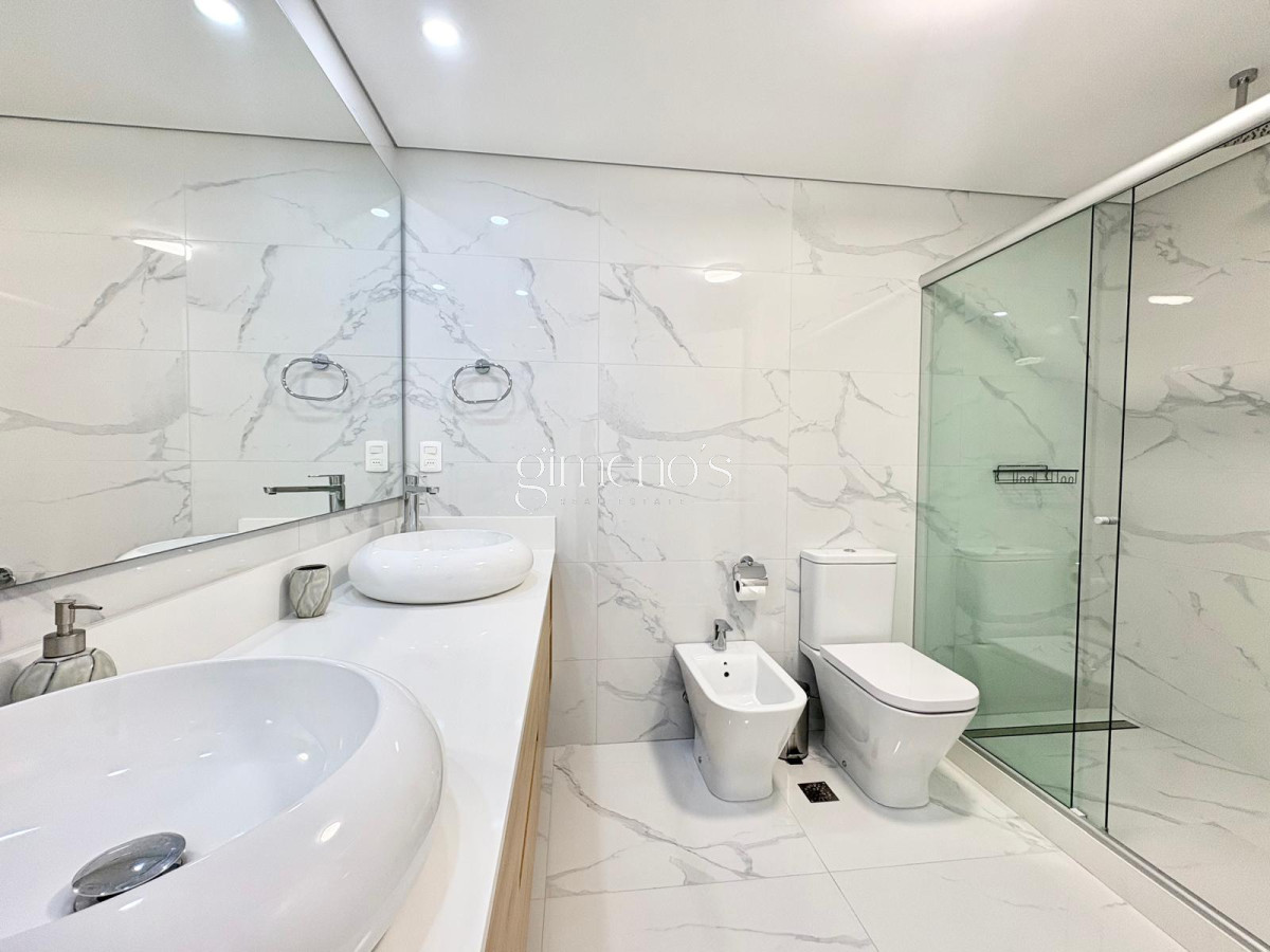 Apartamento ID.662 - Apartamento en alquiler temporario, 3 Dormitorios, Mansa- Punta del Este