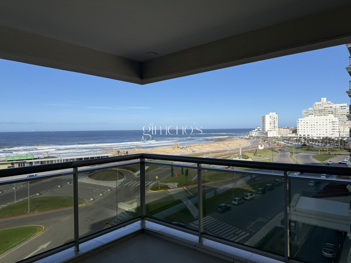 Apartamento ID.90 - Venta apartamento 3 suites mas dependencia completa, Punta del Este, Edificio IMPERIALE 