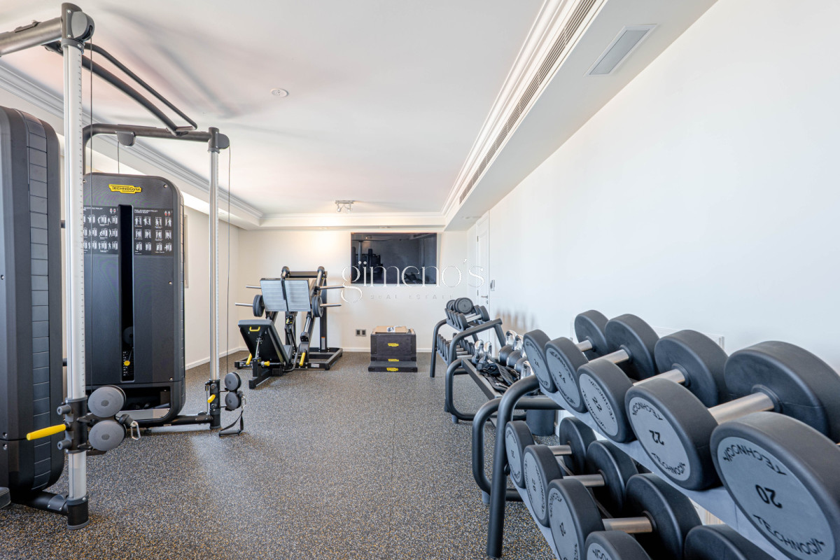 Apartamento ID.808 - Apartamento Semipiso de 4 Dormitorios en Venta - Punta del Este -Playa  Brava