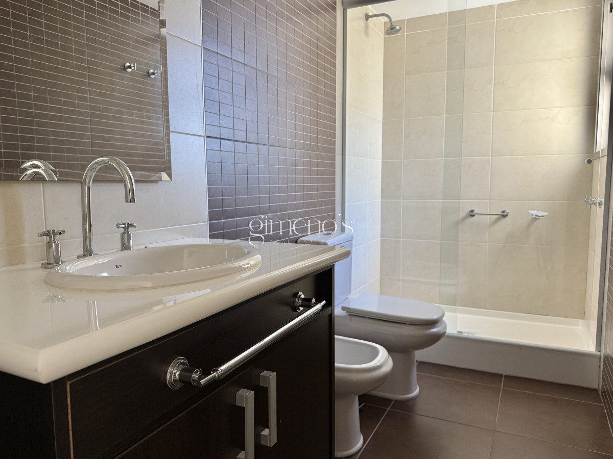 Apartamento ID.91 - Venta apartamento 3 suites mas dependencia completa, Punta del Este, Edificio IMPERIALE l