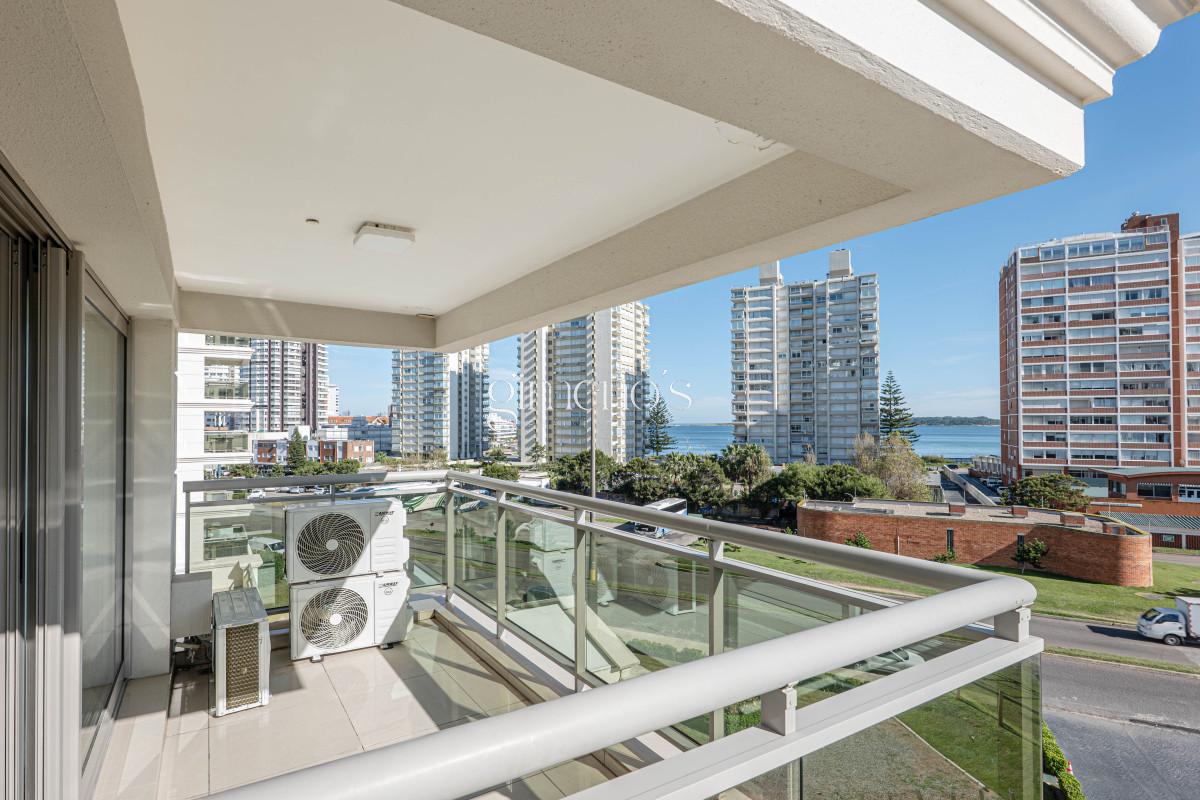 Apartamento ID.5 - Apartamento en Venta en Playa Brava 2 Dormitorios a 100 mts del Mar, Punta del Este 