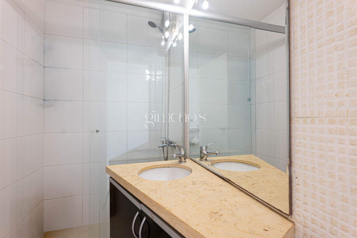 Apartamento ID.1141 - Apartamento en Venta 3 Dormitorios - Patio y Prrillero de uso exclusivo - Punta del Este - Playa Mansa