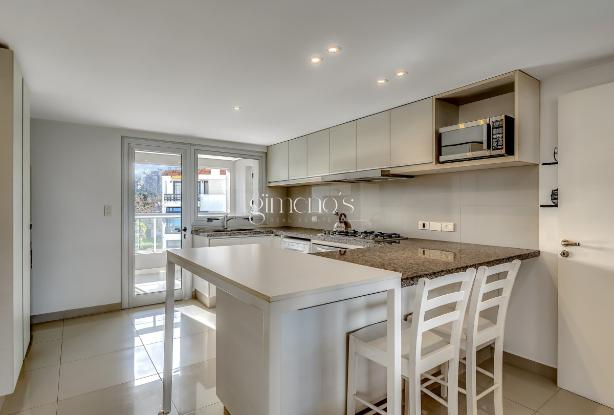 Apartamento ID.175 - Apartamento en Venta 3 Dormitorios - Punta del Este - Playa Brava