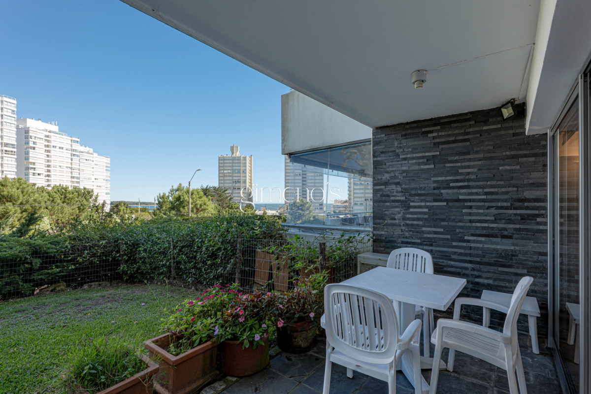 Apartamento ID.1141 - Apartamento en Venta 3 Dormitorios - Patio y Prrillero de uso exclusivo - Punta del Este - Playa Mansa