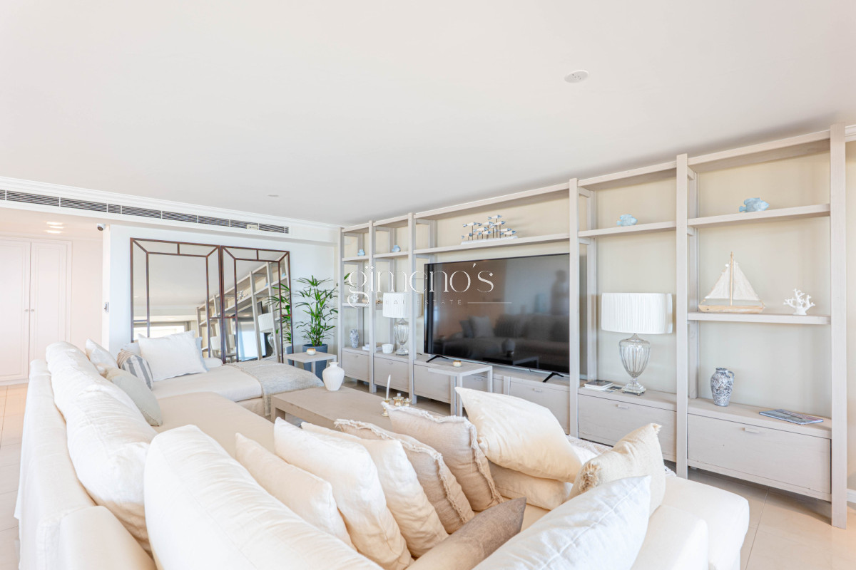 Apartamento ID.808 - Apartamento Semipiso de 4 Dormitorios en Venta - Punta del Este -Playa  Brava