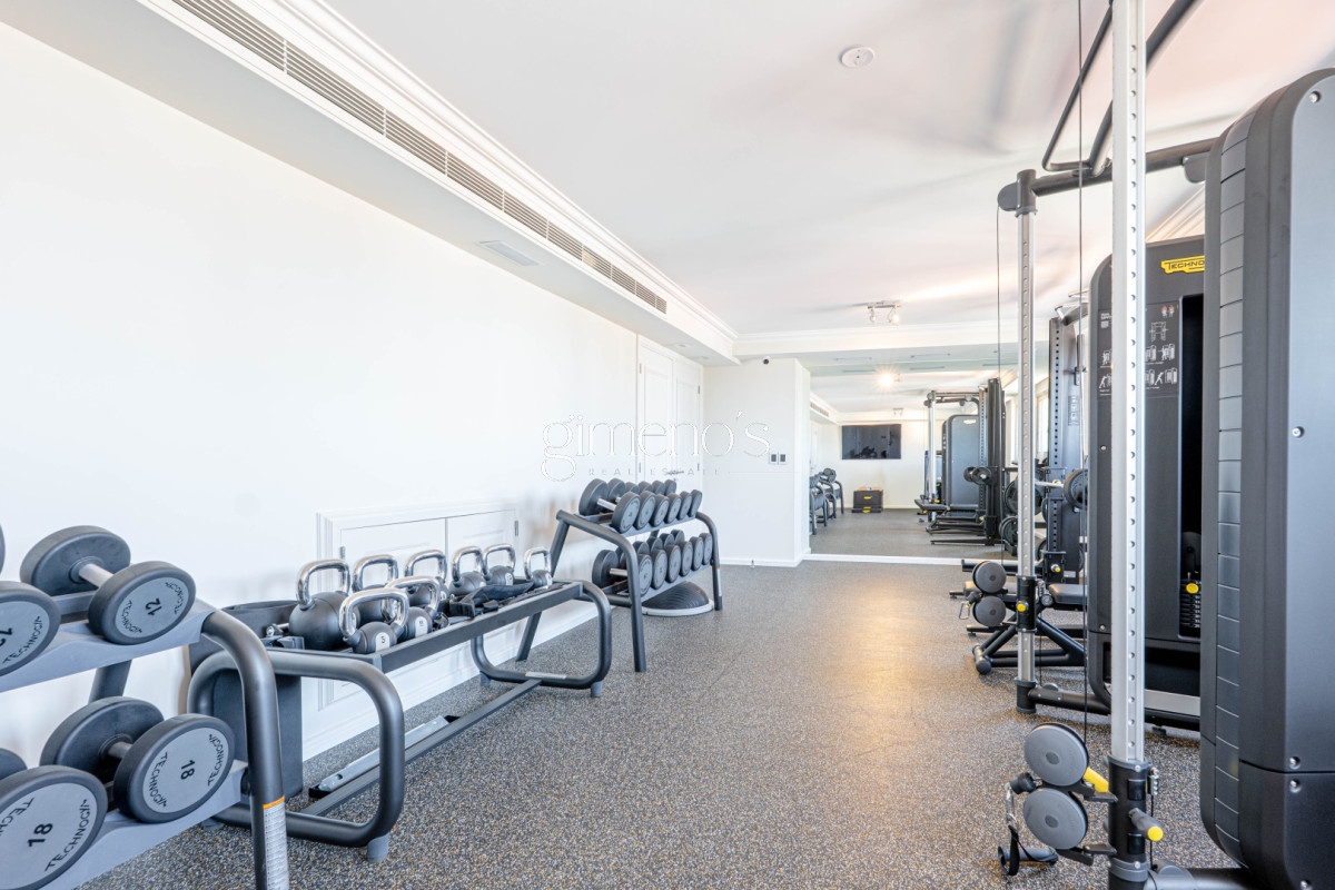 Apartamento ID.808 - Apartamento Semipiso de 4 Dormitorios en Venta - Punta del Este -Playa  Brava