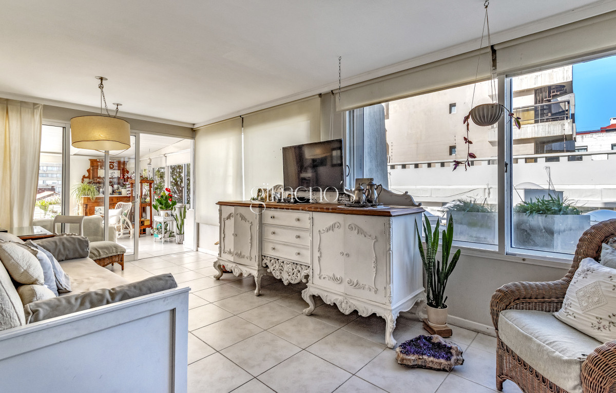 Apartamento ID.8 - Apartamento de 2 Dormitorios en Venta Punta del Este, Península 