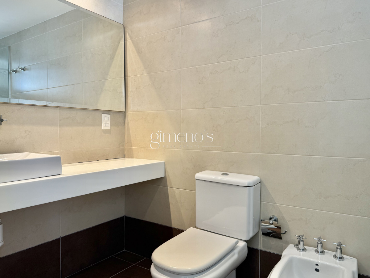Apartamento ID.90 - Venta apartamento 3 suites mas dependencia completa, Punta del Este, Edificio IMPERIALE 