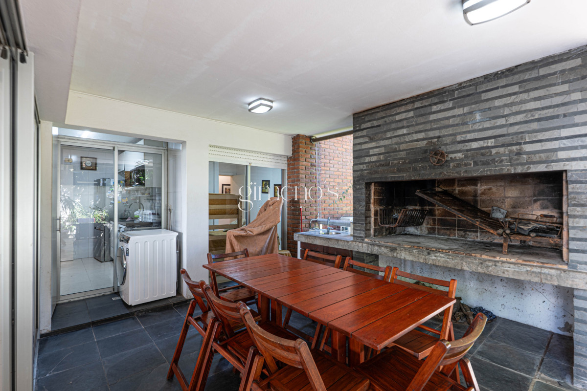 Apartamento ID.1141 - Apartamento en Venta 3 Dormitorios - Patio y Prrillero de uso exclusivo - Punta del Este - Playa Mansa