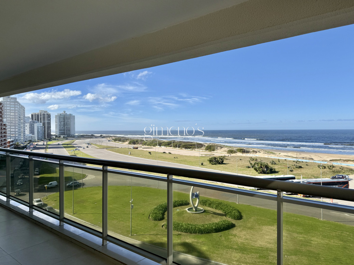 Apartamento ID.90 - Venta apartamento 3 suites mas dependencia completa, Punta del Este, Edificio IMPERIALE 