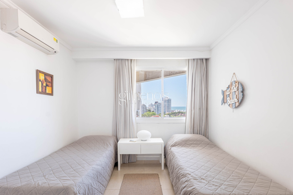 Apartamento ID.514 - Apartamento en Venta 2 Dormitorios y Medio - Playa Mansa - Punta del Este