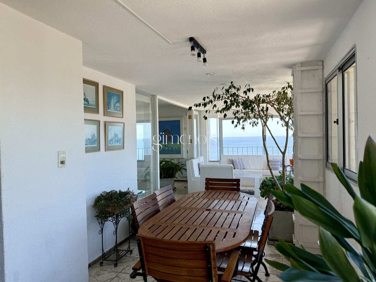 Apartamento ID.149 - Apartamento en Venta 4 Dormitorios Península - Punta del Este 
