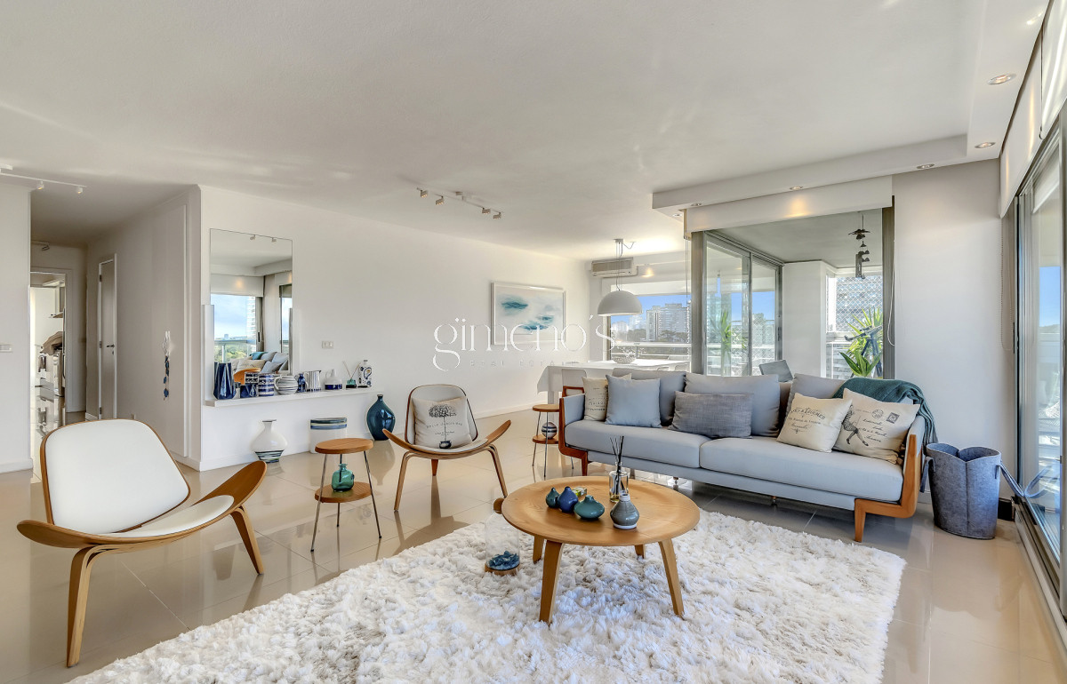 Apartamento ID.112 - Venta Apartamento 3 Dormitorios - Punta del Este - Playa Brava 