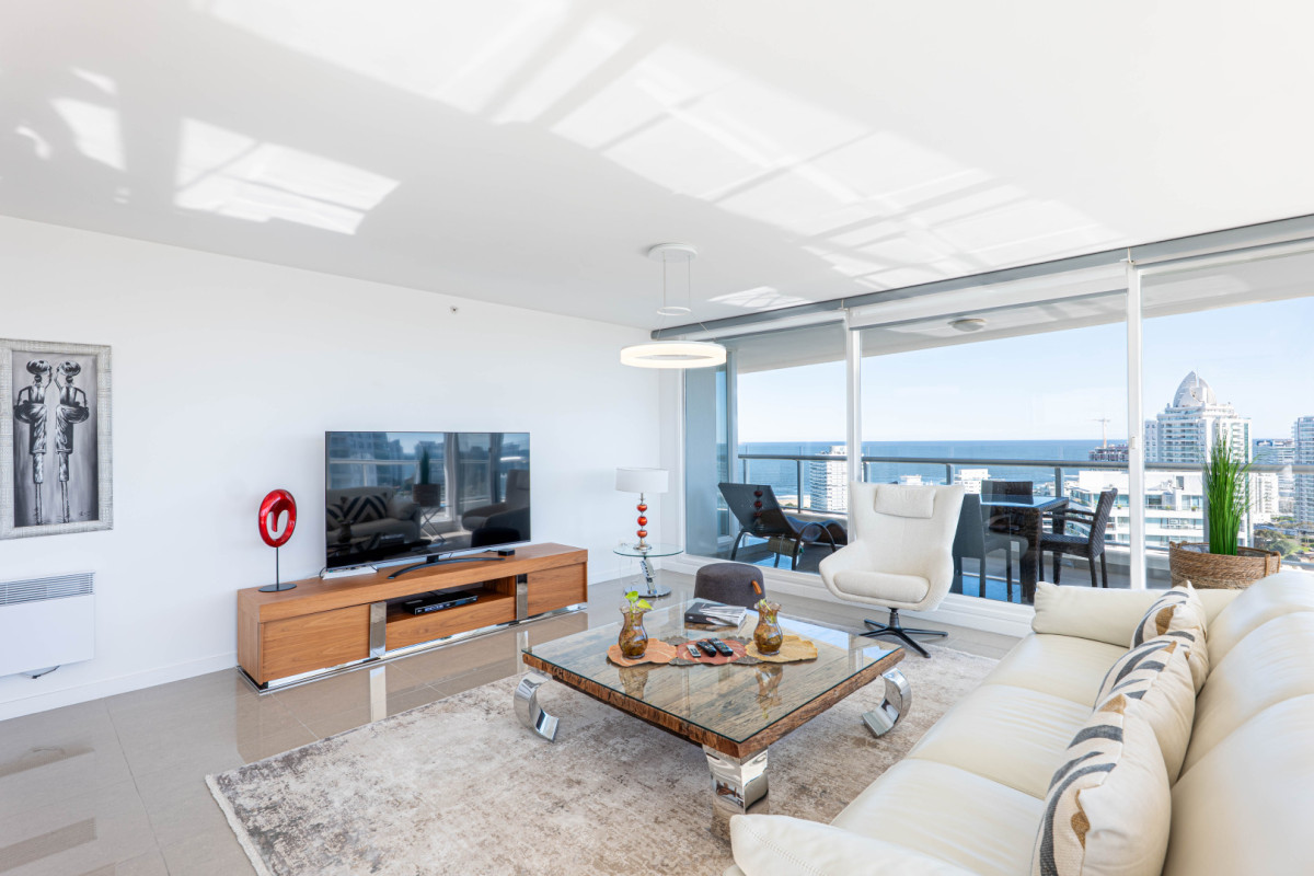 Apartamento en Venta, 3 Dormitorios, Playa Brava - Punta del Este 