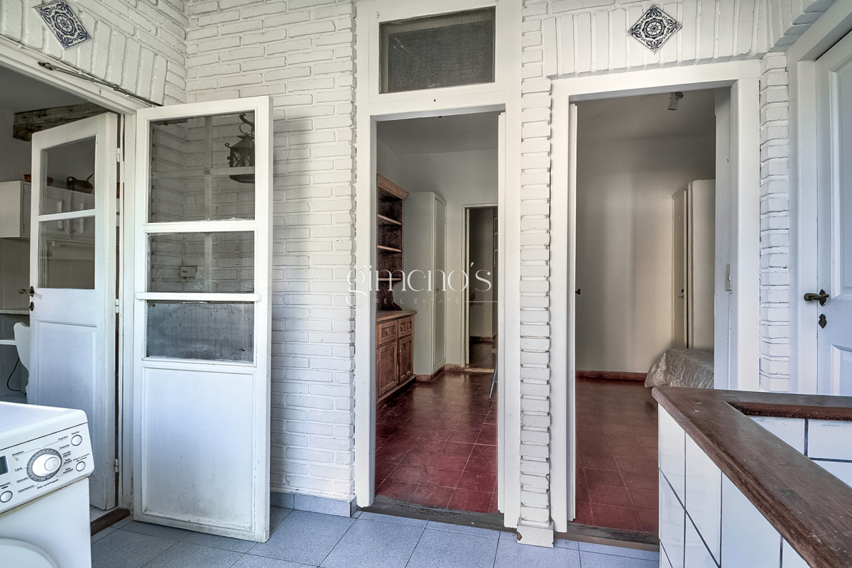 Casa ID.10 - Venta de Casa 4 Dormitorios en Mansa, Av Francia 