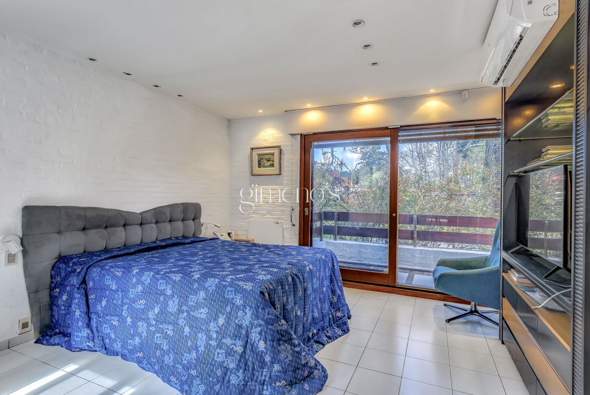 Casa ID.330 - Casa  en Venta 3 Dormitorios en el Barrio Golf Punta del Este - Playa Brava