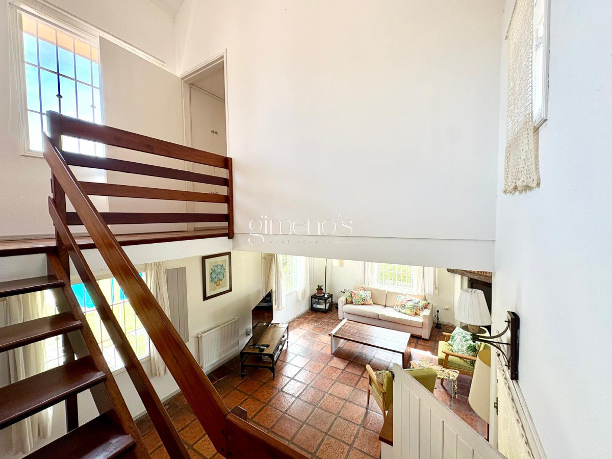 Casa ID.352 - Casa Tradicional en Alquiler de Verano - Playa Brava, Punta del Este