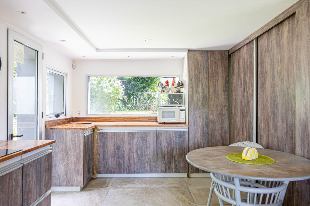 Casa ID.936 - Casa en Venta - 5 Dormitorios en Suite - Barrio Golf - Punta del Este