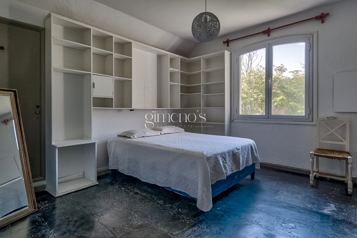 Casa ID.10 - Venta de Casa 4 Dormitorios en Mansa, Av Francia 