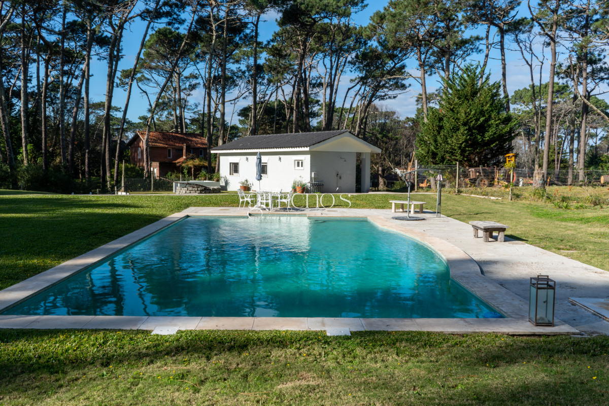 Casa ID.9 - Venta de Casa 4 Dormitorios en San Rafael, Punta del Este 