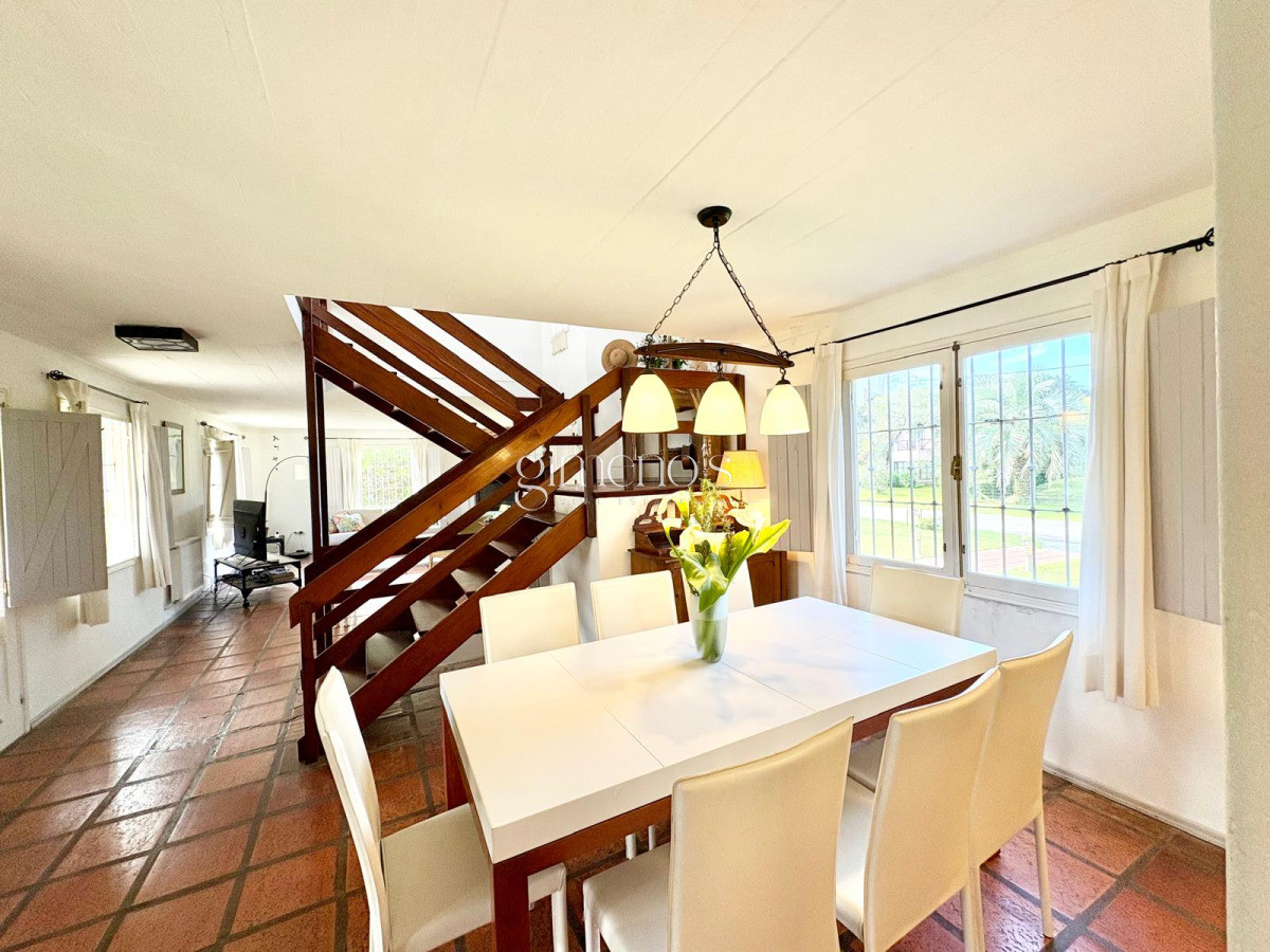 Casa ID.352 - Casa Tradicional en Alquiler de Verano - Playa Brava, Punta del Este