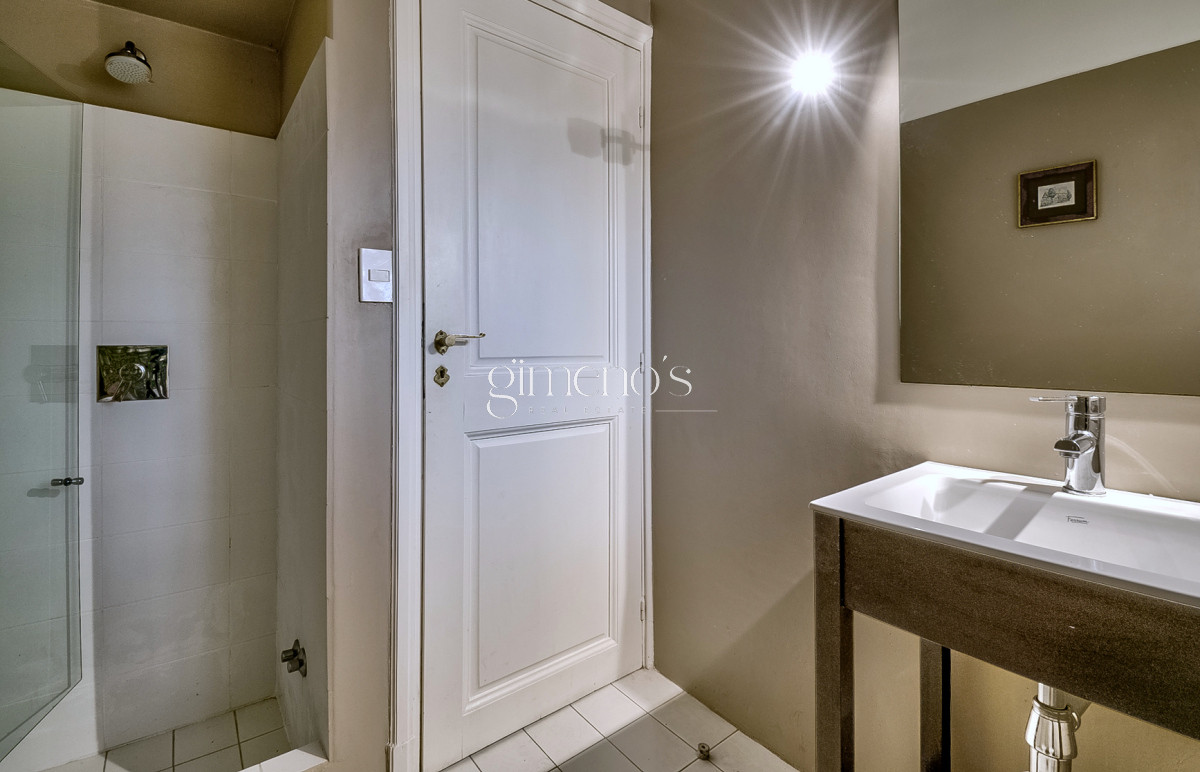 Casa ID.10 - Venta de Casa 4 Dormitorios en Mansa, Av Francia 