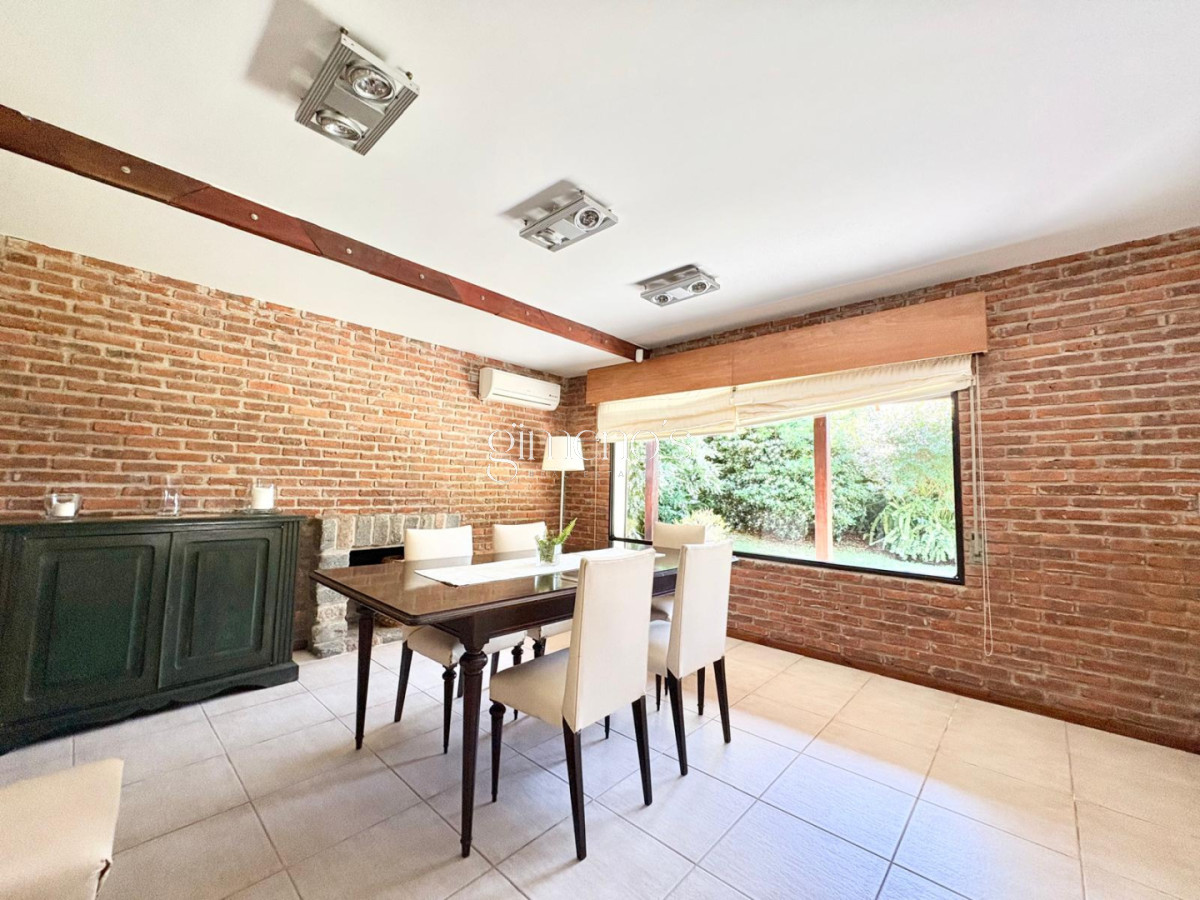 Casa ID.530 - Casa de 4 Dormitorios - Alquiler de Verano - Punta del Este - Mansa