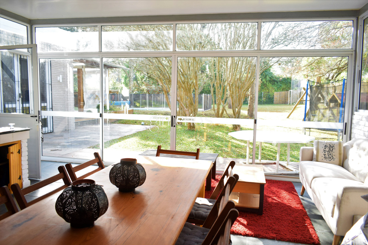 Casa ID.11 - Casa en Venta de 4 Dormitorios en Barrio Golf, a 100 mts de Hospital Británico 