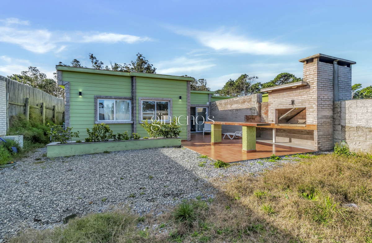 Casa ID.177 - Casa PH en Venta  3 Dormitorios en Parque Burnett