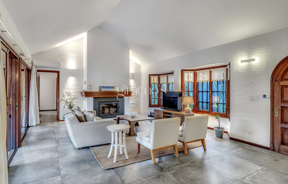 Casa ID.7 - Alquiler Verano Casa de 4 dormitorios en Punta del Este a próxima del Mar, San Rafael 