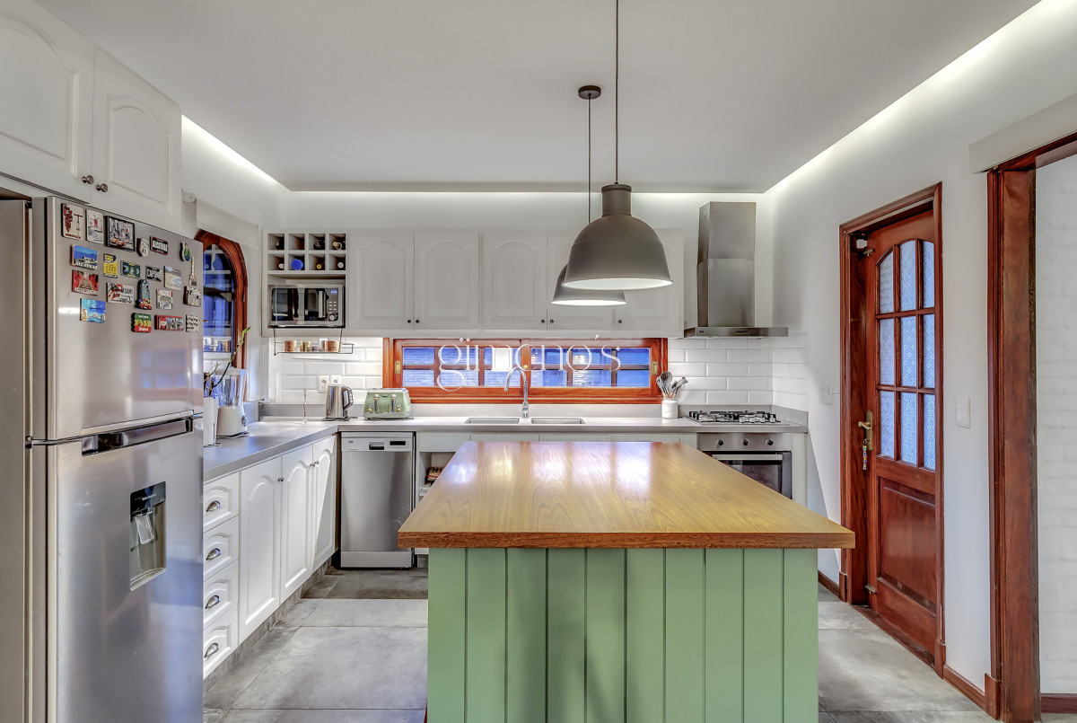Casa ID.7 - Alquiler Verano Casa de 4 dormitorios en Punta del Este a próxima del Mar, San Rafael 