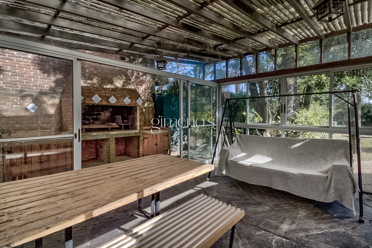Casa ID.10 - Venta de Casa 4 Dormitorios en Mansa, Av Francia 