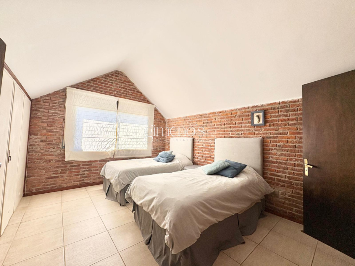 Casa ID.530 - Casa de 4 Dormitorios - Alquiler de Verano - Punta del Este - Mansa