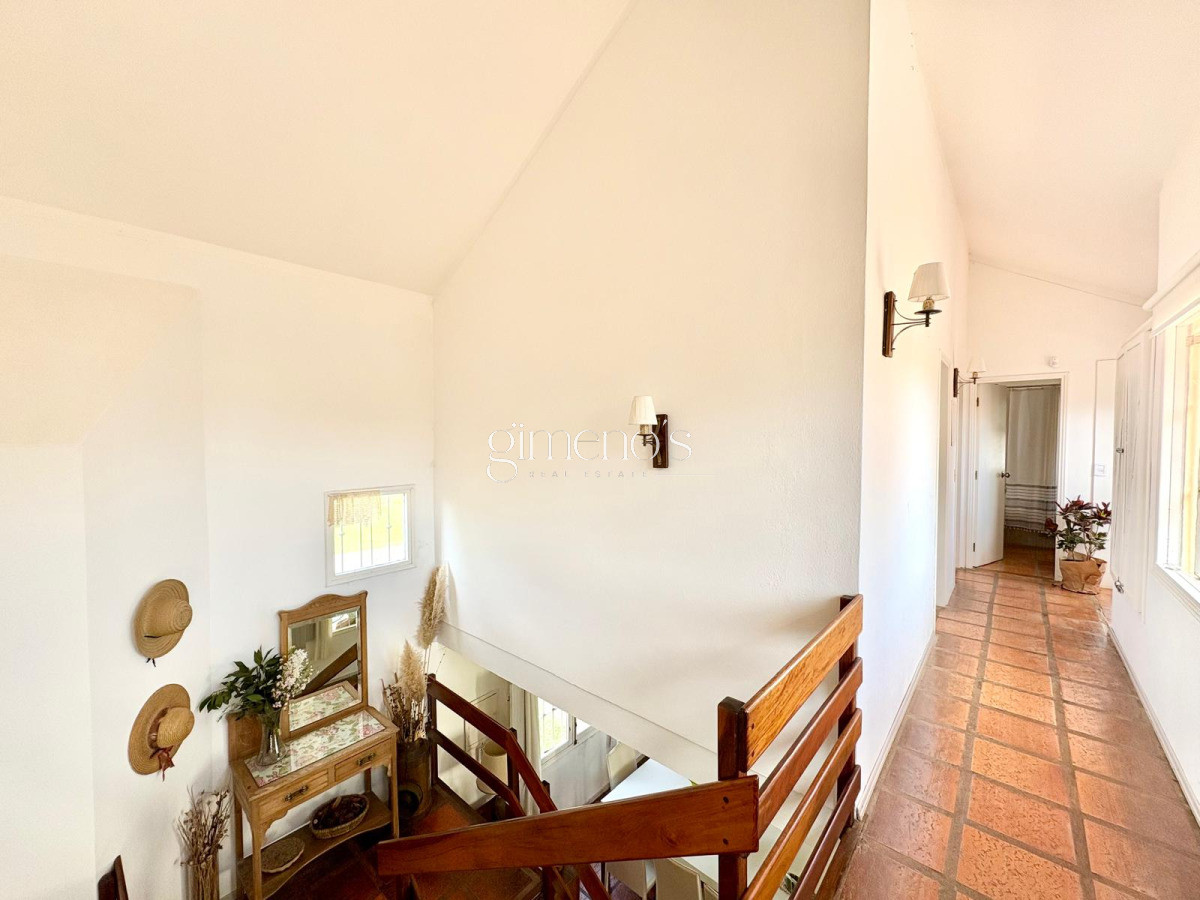 Casa ID.352 - Casa Tradicional en Alquiler de Verano - Playa Brava, Punta del Este