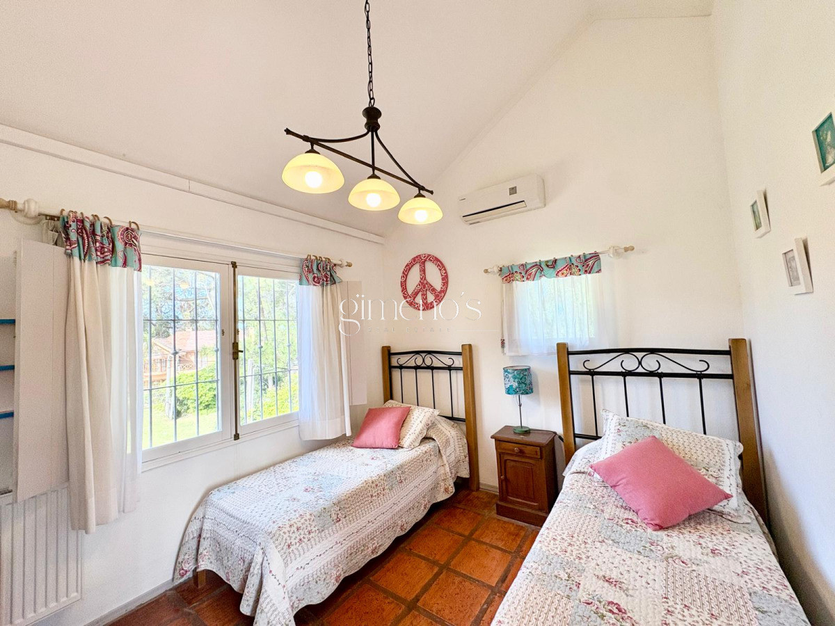 Casa ID.352 - Casa Tradicional en Alquiler de Verano - Playa Brava, Punta del Este