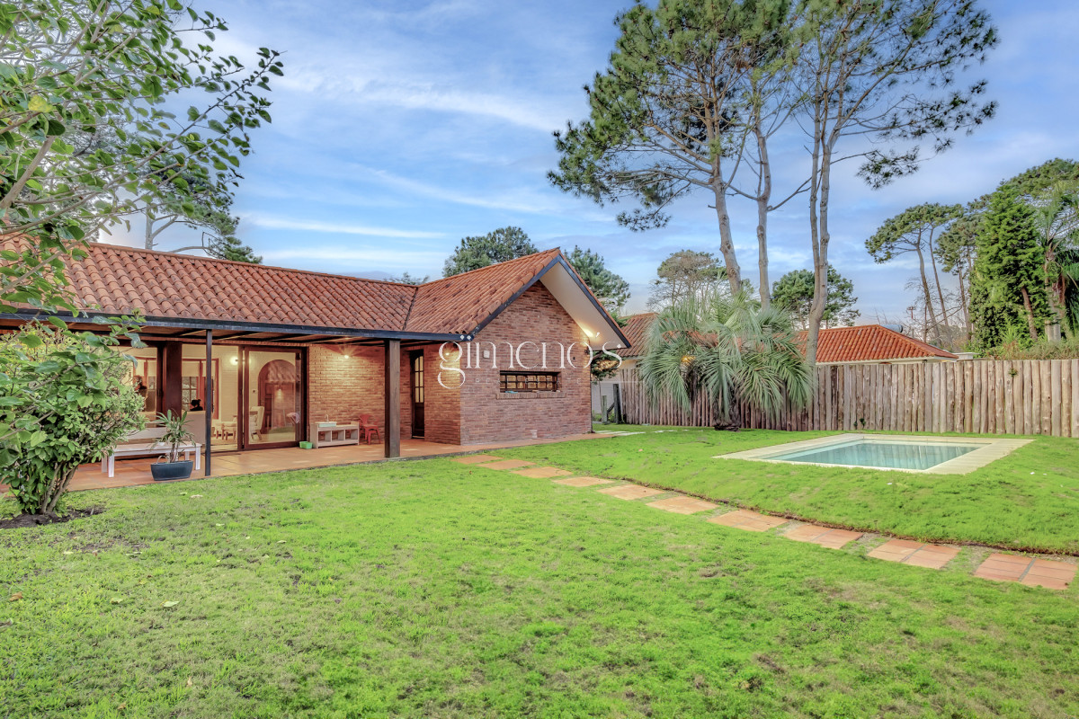 Casa ID.7 - Alquiler Verano Casa de 4 dormitorios en Punta del Este a próxima del Mar, San Rafael 