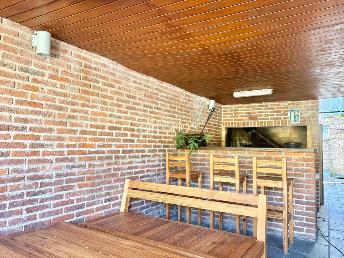 Casa ID.530 - Casa de 4 Dormitorios - Alquiler de Verano - Punta del Este - Mansa