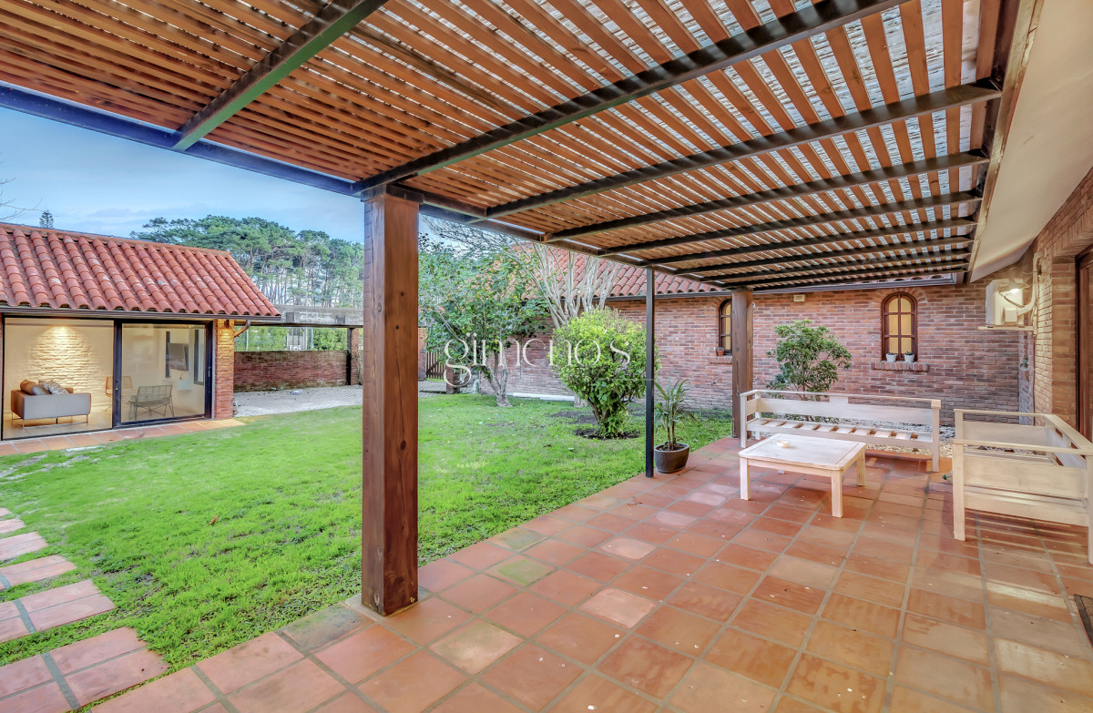 Casa ID.7 - Alquiler Verano Casa de 4 dormitorios en Punta del Este a próxima del Mar, San Rafael 