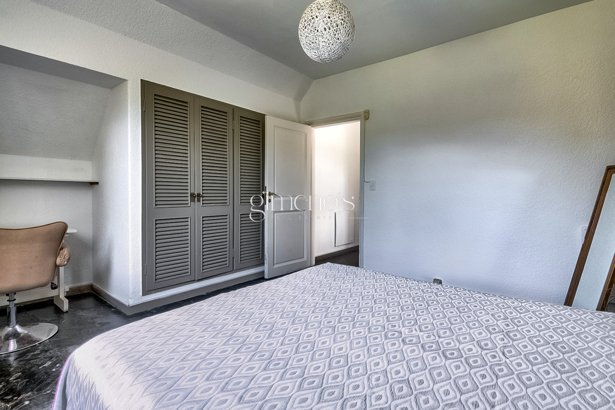 Casa ID.10 - Venta de Casa 4 Dormitorios en Mansa, Av Francia 