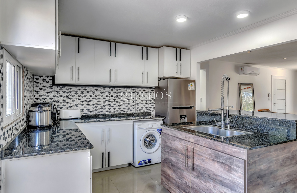 Casa ID.177 - Casa PH en Venta  3 Dormitorios en Parque Burnett