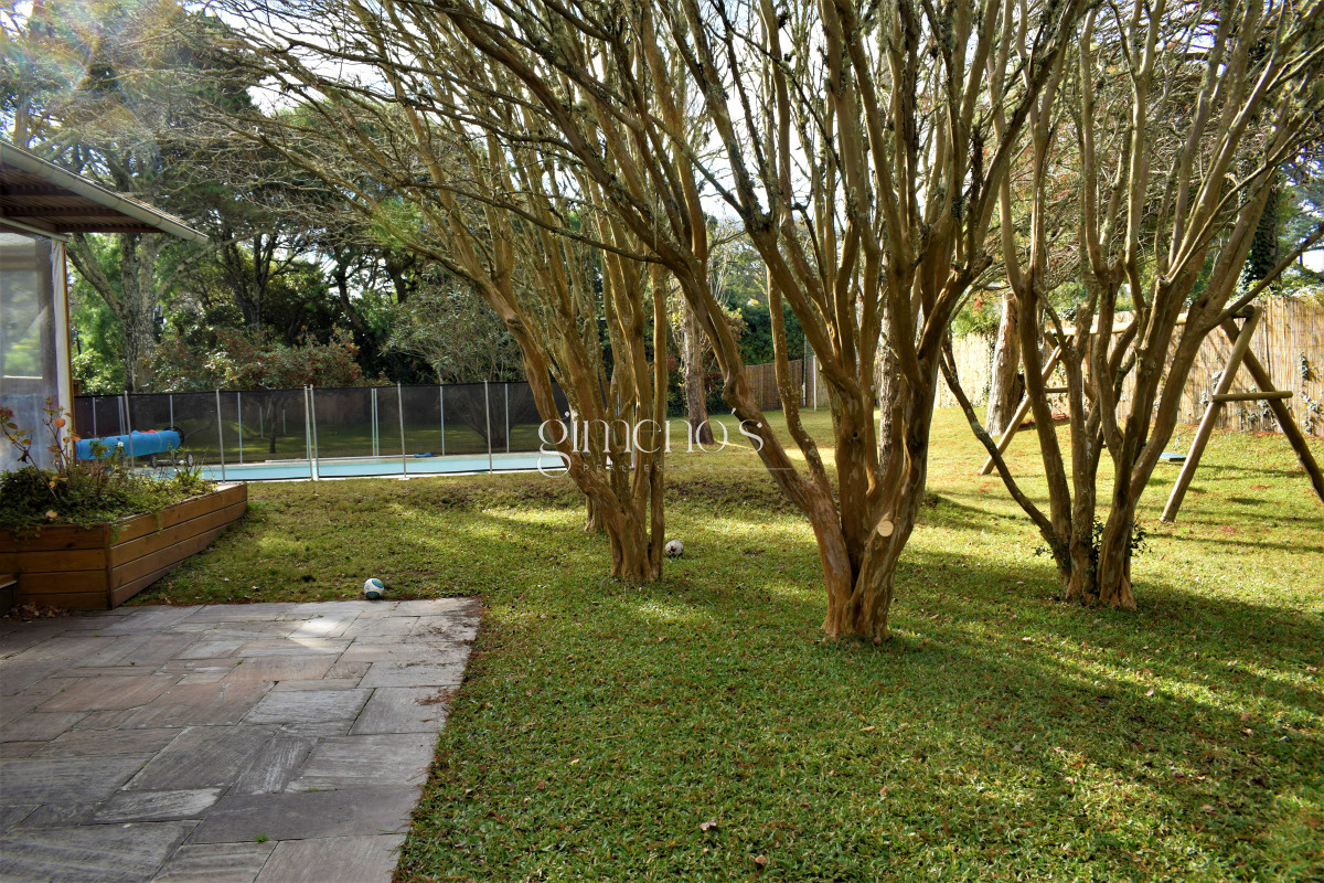 Casa ID.11 - Casa en Venta de 4 Dormitorios en Barrio Golf, a 100 mts de Hospital Británico 
