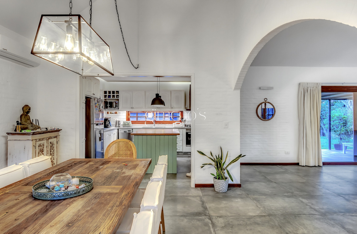 Casa ID.7 - Alquiler Verano Casa de 4 dormitorios en Punta del Este a próxima del Mar, San Rafael 