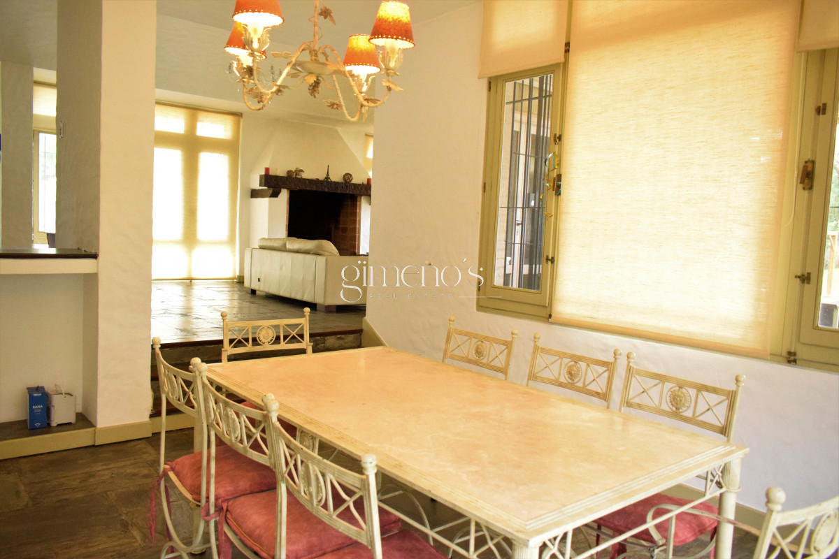 Casa ID.11 - Casa en Venta de 4 Dormitorios en Barrio Golf, a 100 mts de Hospital Británico 