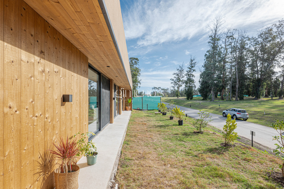 Casa ID.1129 - Casa en Venta a Estrenar 3 suites en La Cañada - Distrito 52 - Punta del Este  