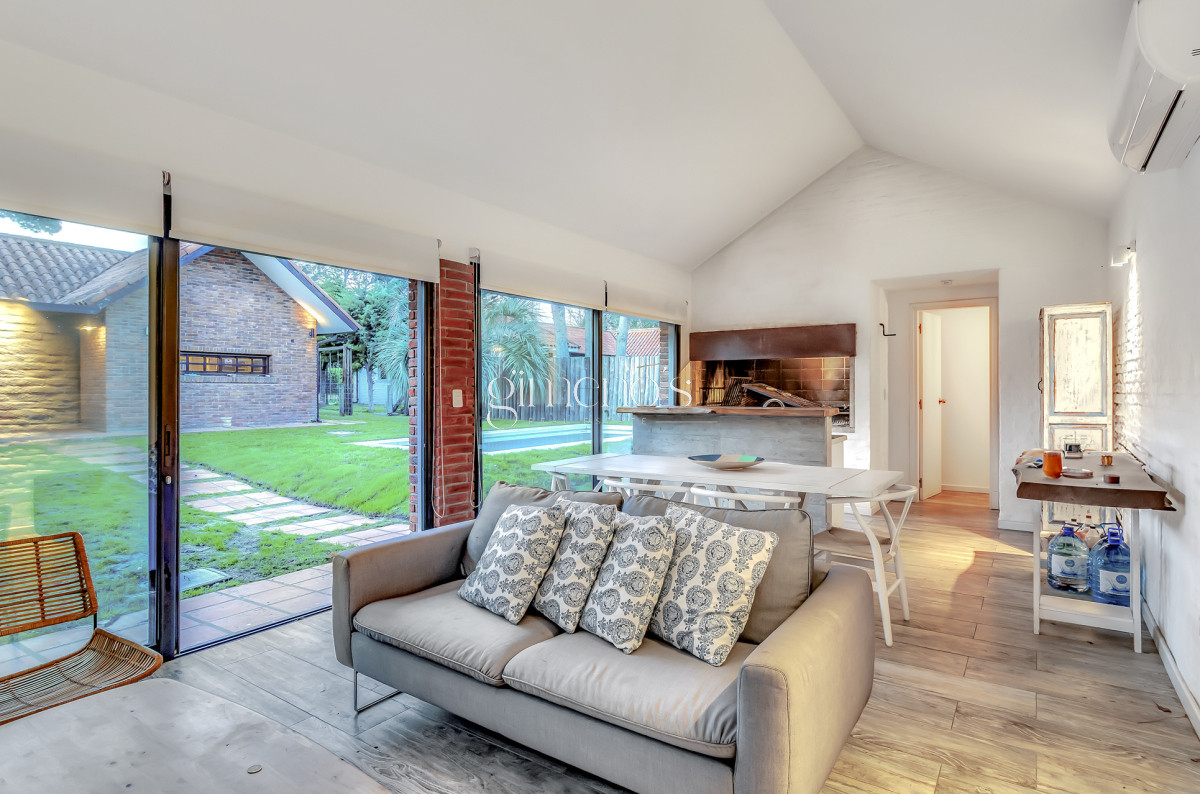 Casa ID.7 - Alquiler Verano Casa de 4 dormitorios en Punta del Este a próxima del Mar, San Rafael 