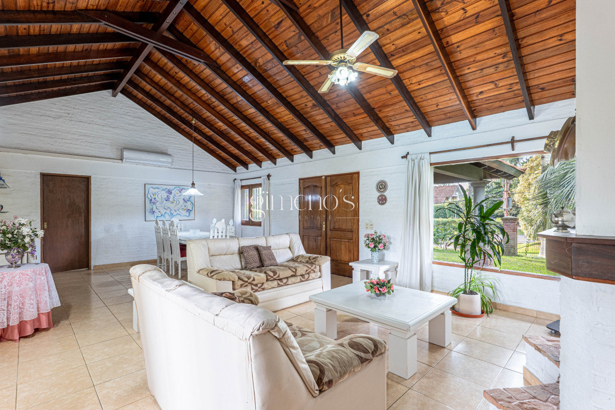 Casa ID.182 - Casa en Venta 3 Dormitorios - Punta del Este- Cantegril