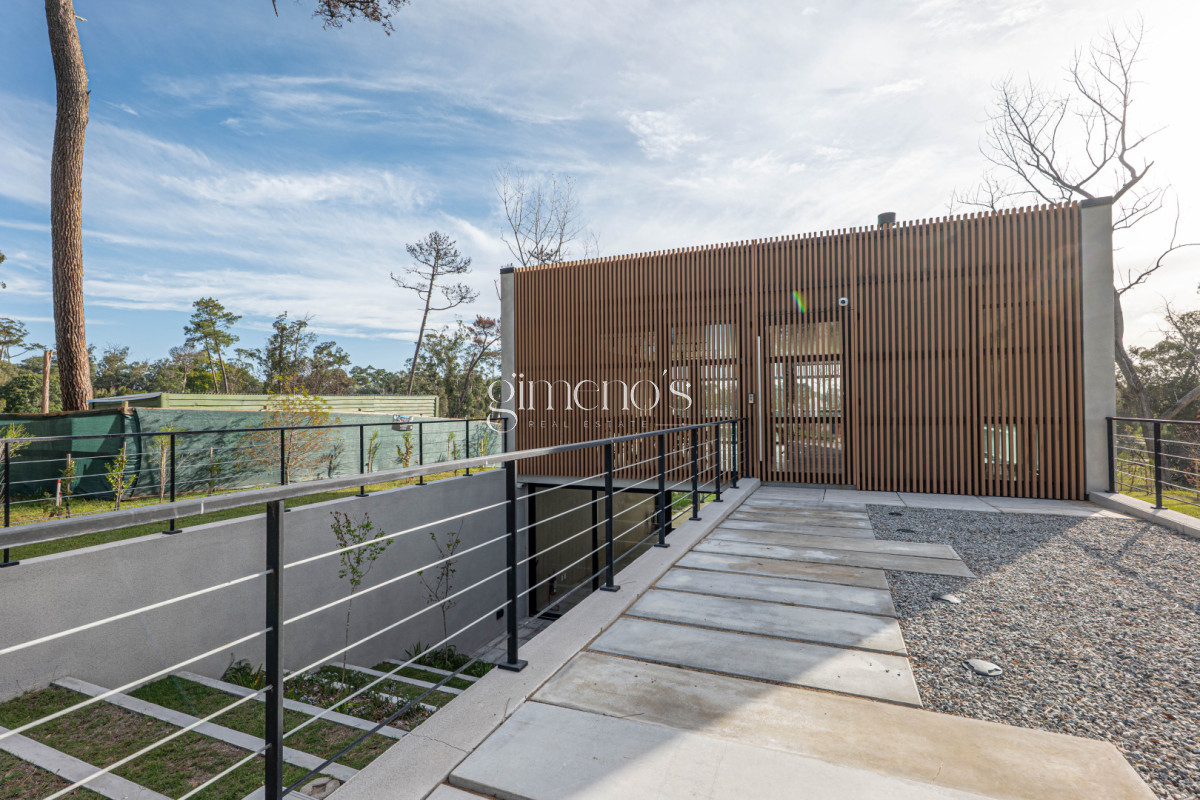 Casa ID.1129 - Casa en Venta a Estrenar 3 suites en La Cañada - Distrito 52 - Punta del Este  