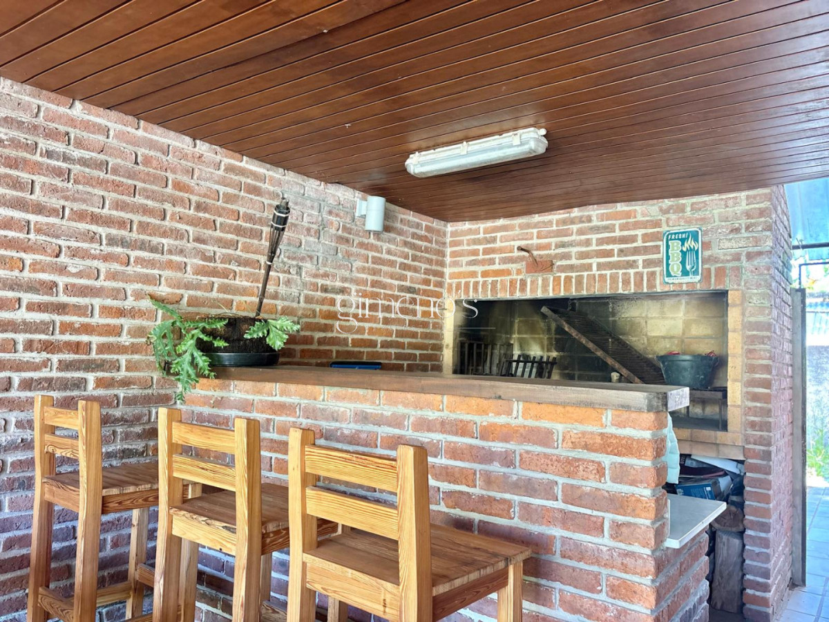 Casa ID.530 - Casa de 4 Dormitorios - Alquiler de Verano - Punta del Este - Mansa